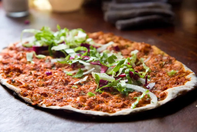 Lahmacun aus dem Steinofen